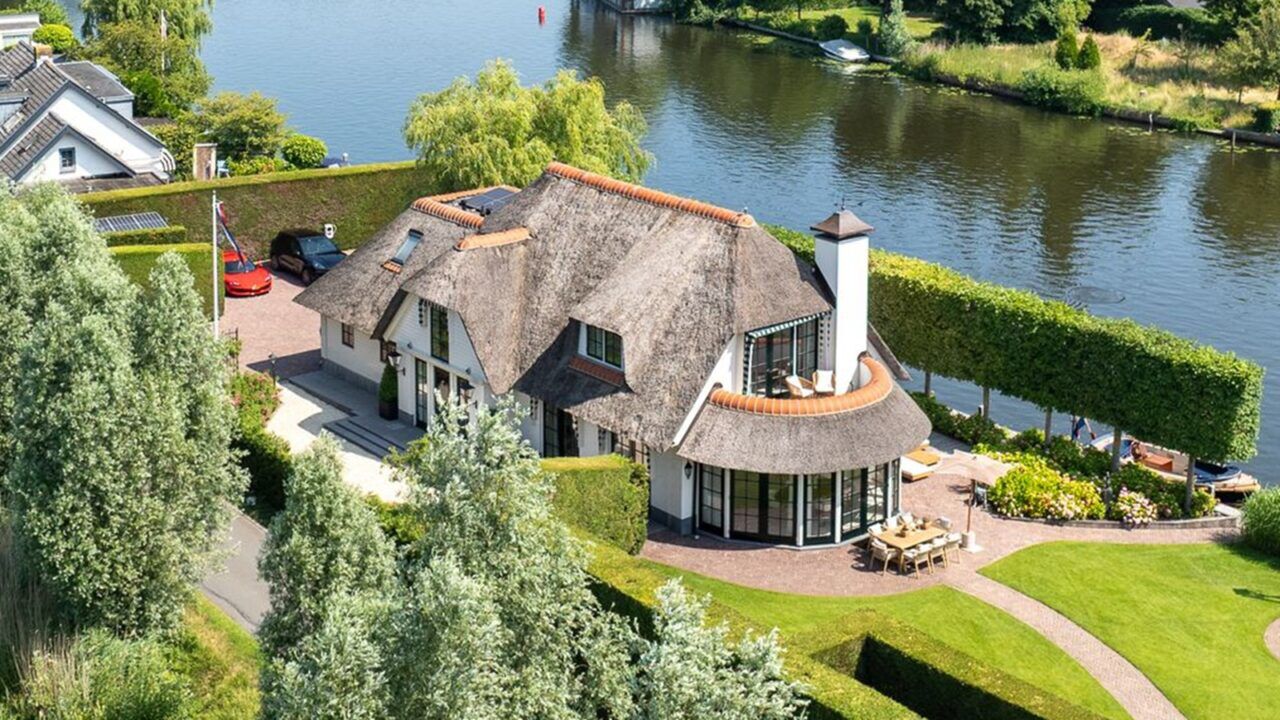 De villa die over een Ferrari beschikt.