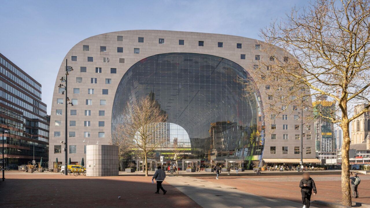 Buitenaanzicht van de Markthal in Rotterdam