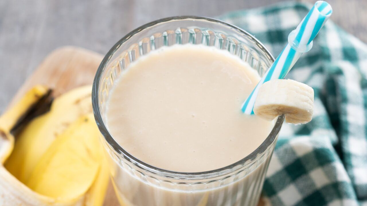 Een proteïne shake met melk