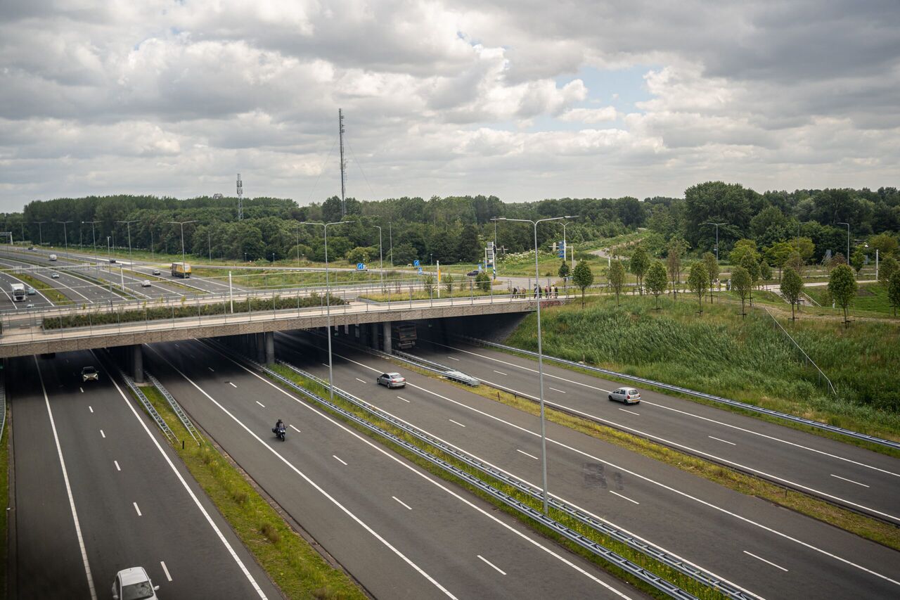 Een snelweg in Nederland