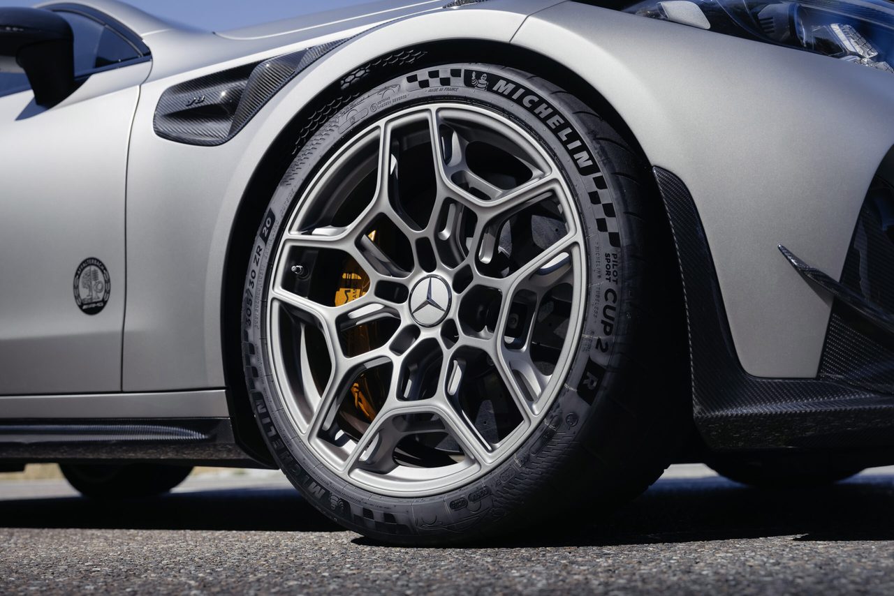 De wielen van de nieuwe Mercedes-AMG CLE 646 Spezialanfertigung