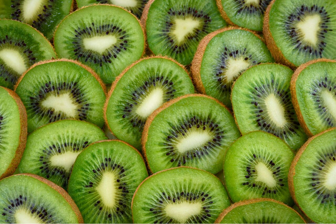 kiwi eet je met schil 