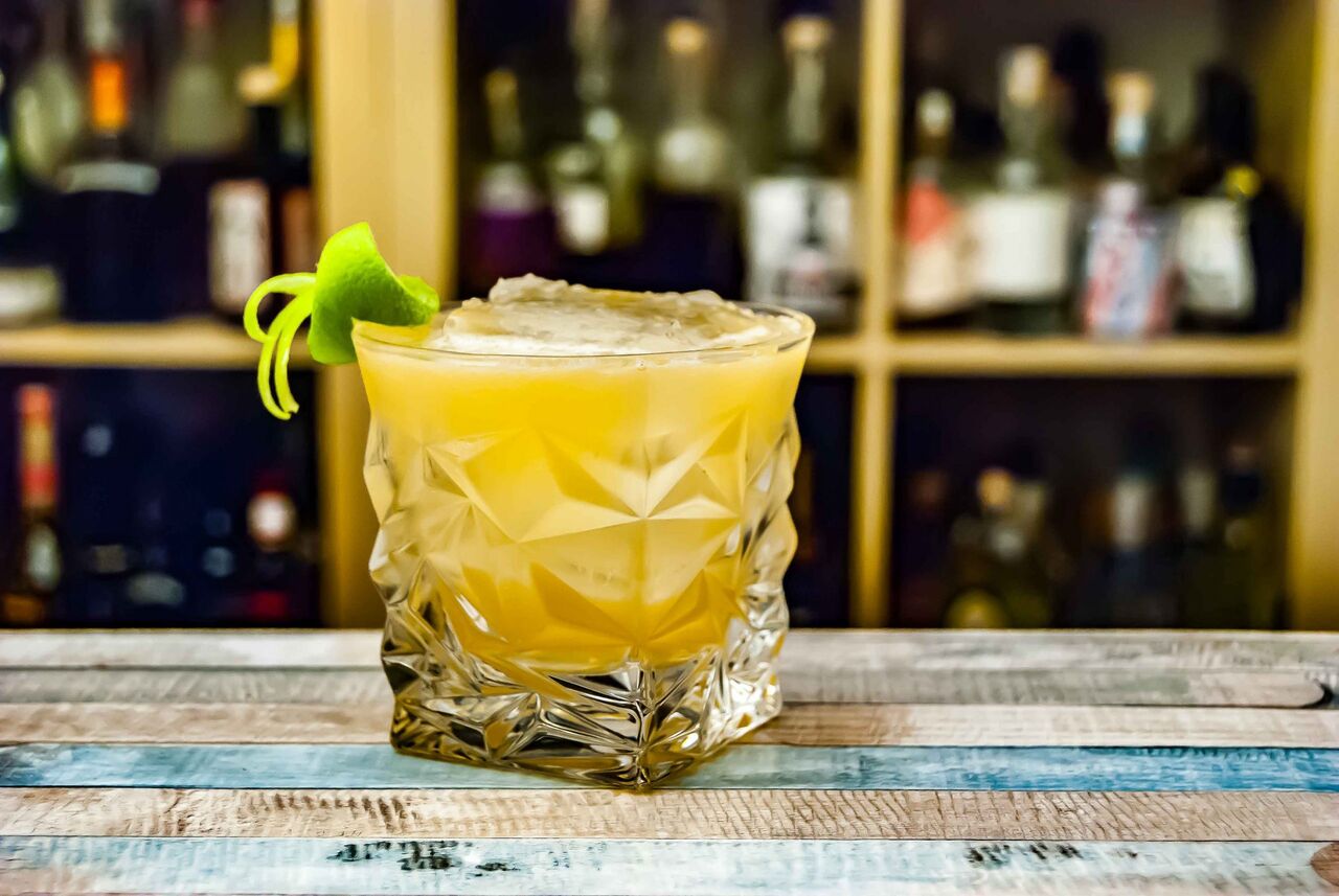 whiskey sour cocktail