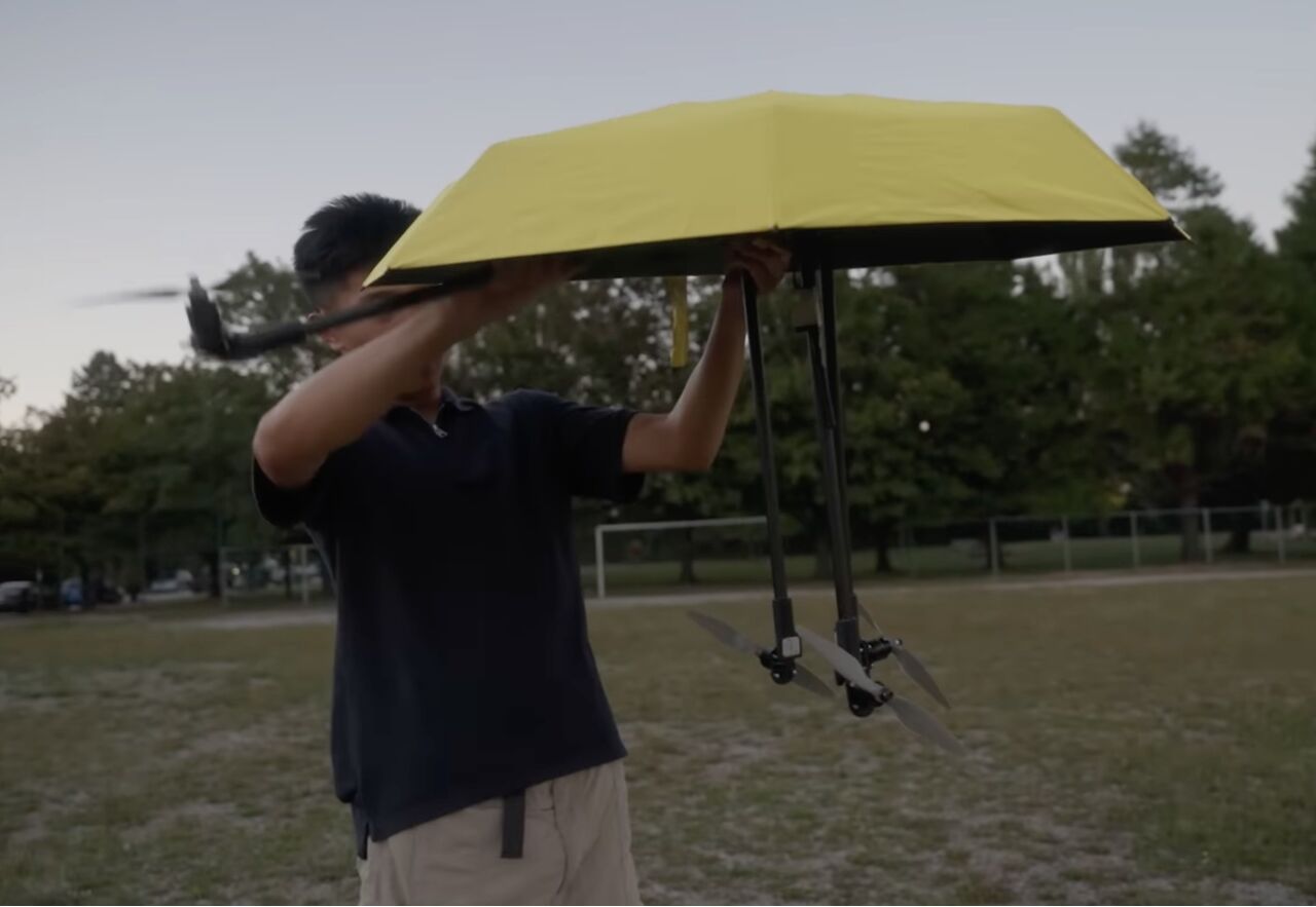 Self-driving umbrella