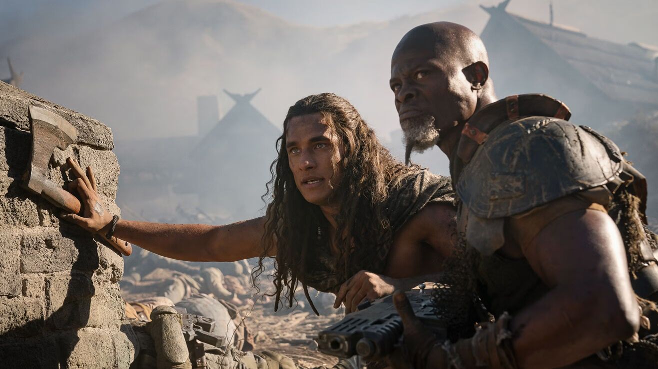 Djimon Hounsou en Staz Nair in Rebel Moon