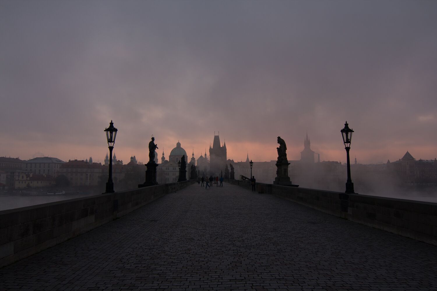 praag city guide man man 2