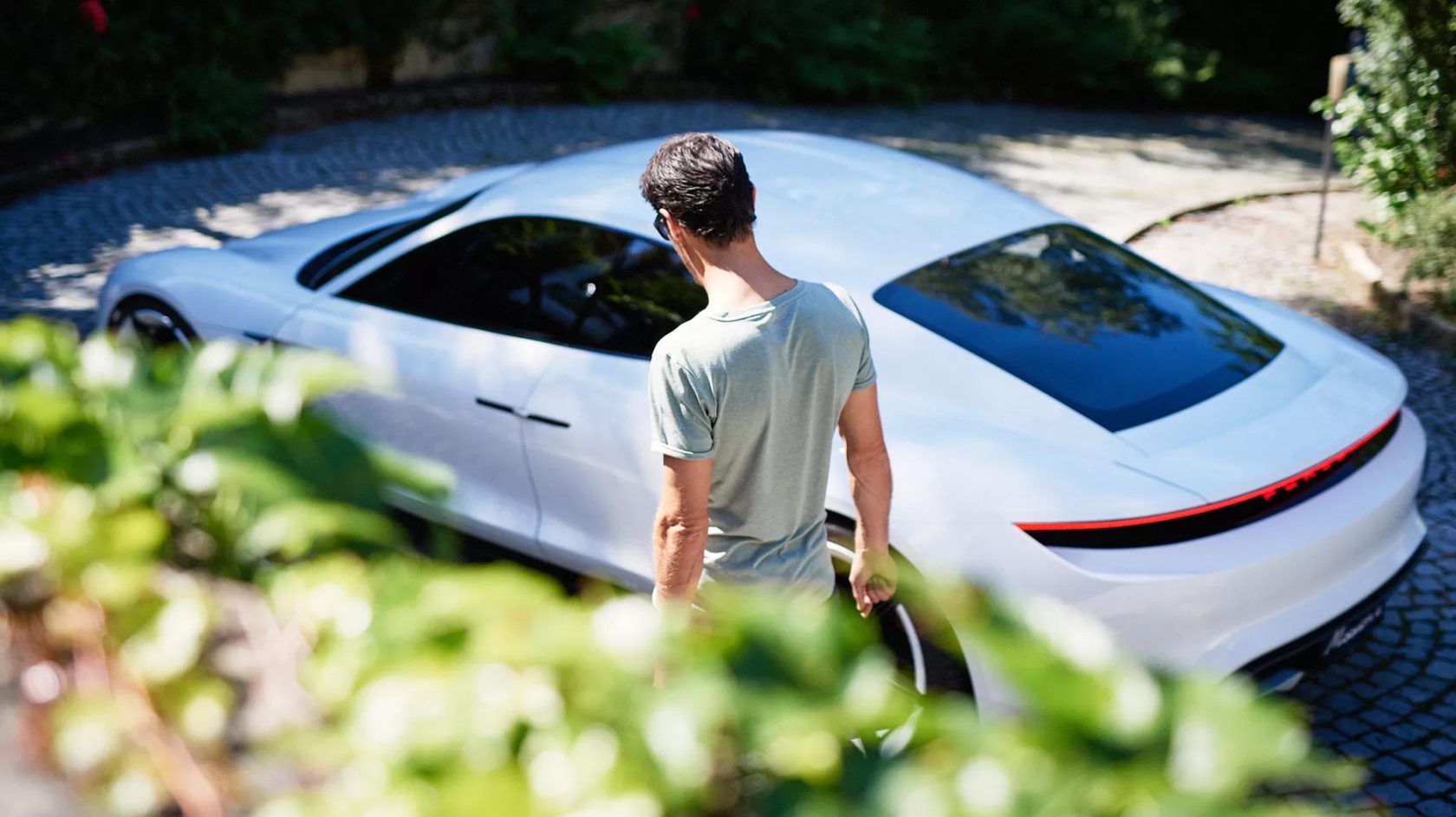 Porsche Mission E MAN-MAN 5