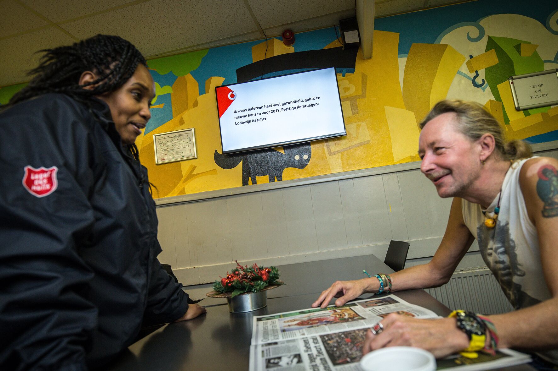 AMSTERDAM - Vodafone Kerst SMS groet aan daklozen. FOTO: DIEDERIK VAN DER LAAN