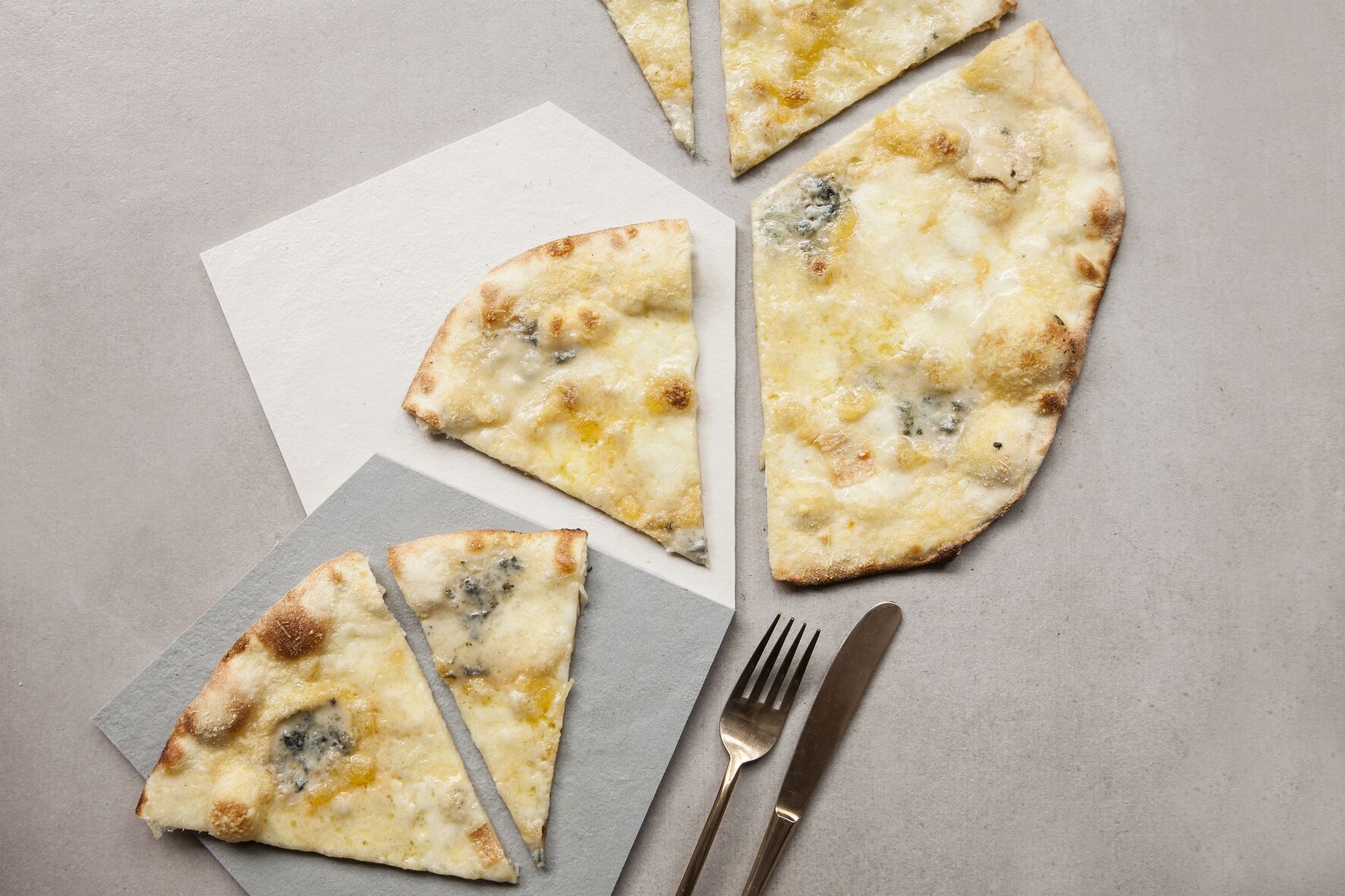 pizza-daportarevia-quatro-manman