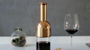 Illustratie voor: Bewaar je geopende wijn meer dan 12 dagen lang met deze stijlvolle karaf