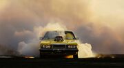 Illustratie voor: Fotoserie: Simon Davidson legt de bruutste burn-outs vast op beeld