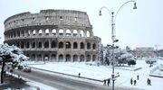 Illustratie voor: Indrukwekkend: magische dronebeelden van een met sneeuw bedekt Rome