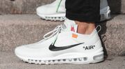 witte Nike sneakers