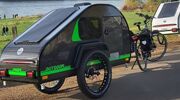mini caravan achter e-bike.