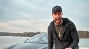 joel beukers koopt nieuwe auto tesla snelste collectie