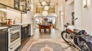 Funda woning in Amsterdam met een motor in de woonkamer