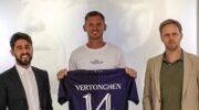 Jan Vertonghen bij zijn presentatie bij Anderlecht, de club waar hij stopt met voetballen en een flink salaris verdiende