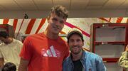 jakub mensik met Messi op de foto na het winnnen van veel prijzengeld op de Miami Open 2025
