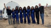De crew van de vlucht van Blue Origin, met Katy Perry
