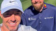 Rory McIlroy neemt een selfie op de golfbaan
