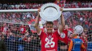 Joey Veerman wint in 2024 het kampioenschap met PSV, nu is zijn marktwaarde gedaald