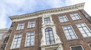 Gevel van de enorme woning in Middelburg