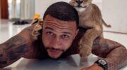 Selfie van Memphis Depay, die zijn penthouse in Rotterdam te koop zet