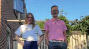 Lotte van Haren samen met haar dansende vader Philip op TikTok.