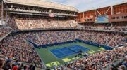 Een stadion dat wordt gebruikt tijdens de US Open, alwaar veel prijzengeld te verdienen valt.