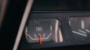 brandstofmeter in een auto