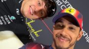 Een selfie van twee mannen.