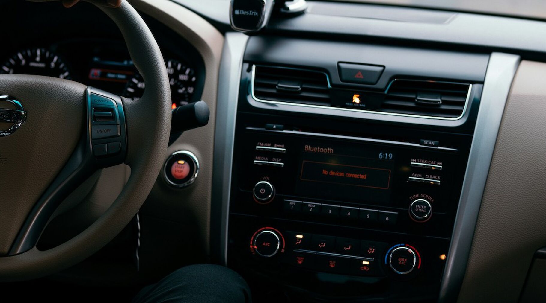 Met deze knop in je auto kan je tot 10% aan brandstof besparen