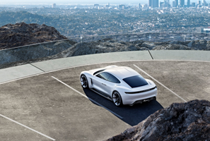 2 MAN MAN Porche Mission E electrische auto 21