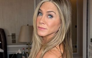 jennifer aniston 23
