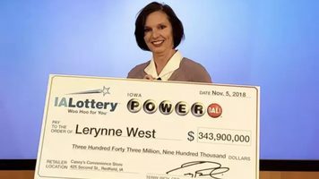 vrouw wint Loterij
