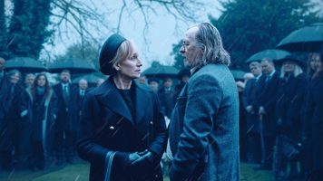 Gary Oldman en Kristin Scott Thomas in Slow Horses