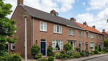 Een huis dat je niet meer met &eacute;&eacute;n modaal salaris kunt kopen.