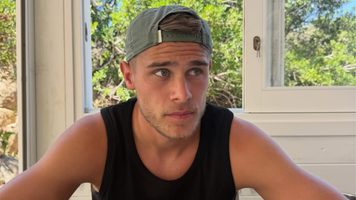 Micky van de Ven, die een indrukwekkend salaris verdient bij Tottenham