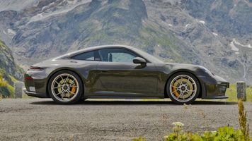 De zijkant van de Porsche GT3 Bergsport.