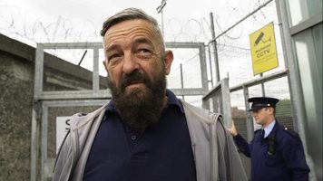 Een still uit de serie Kin, te zien op NPO