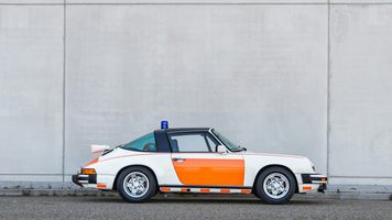 De Porsche 911 die ooit van de politie was die nu geveild wordt