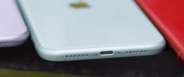4 manieren om de lightning poort van je iPhone schoon te maken