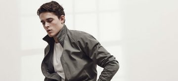 de kleur groen combineren kleding