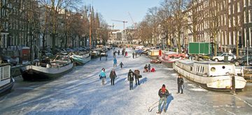 schaatsen grachten amsterdam MAN MAN