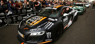 Een karavaan aan supercars