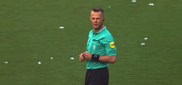dit verdient scheidsrechter Björn Kuipers