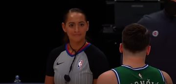 basketballer luka doncic versiert scheidsrechter