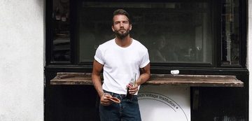 mouwen T-shirt oprollen