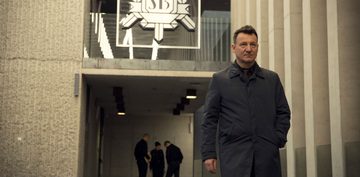 1983 serie Netflix Original MAN MAN