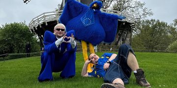 hoeveel geld joost klein verdient aan europapa
